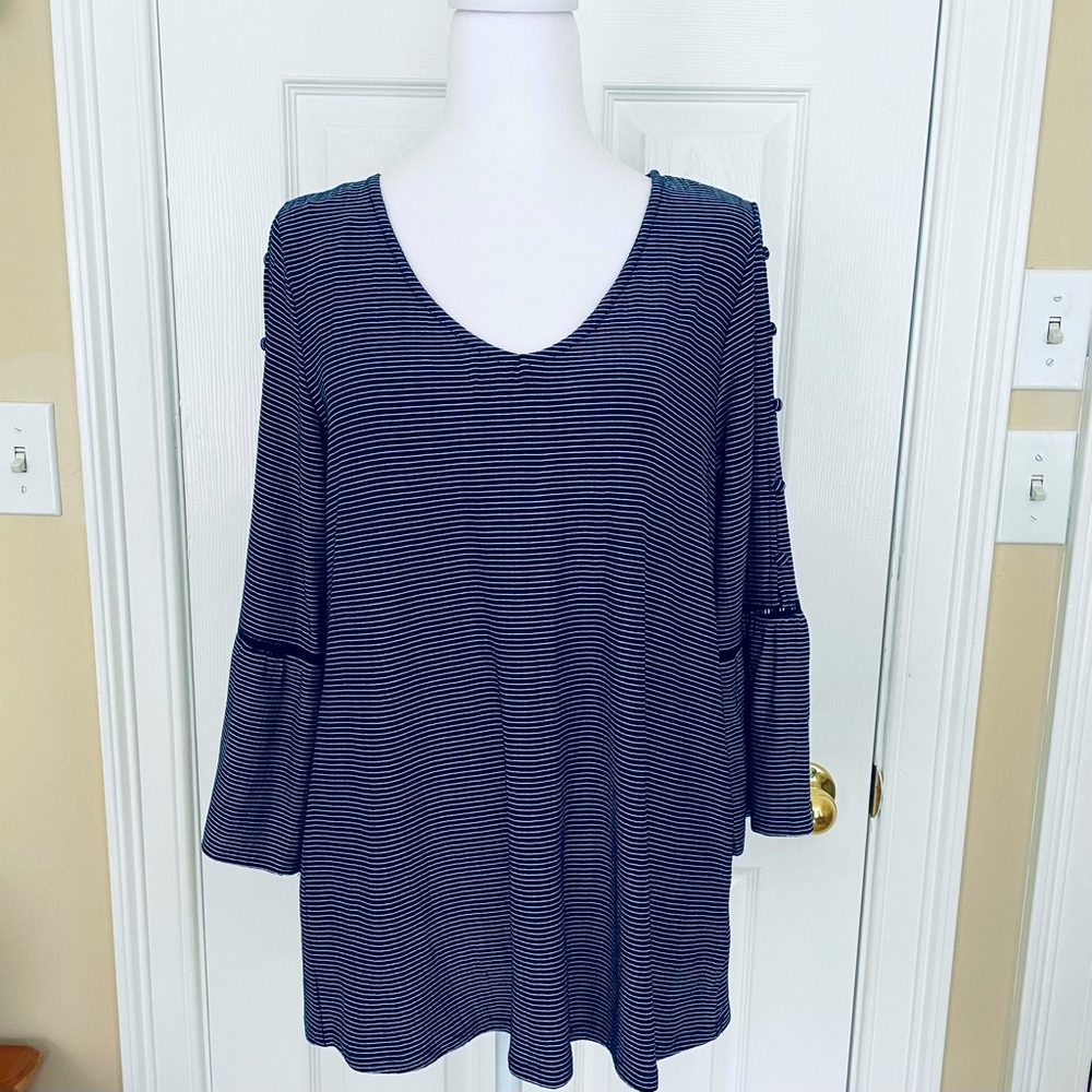 Como Blu Ruffle Sleeve Top w/Peekaboo Sleeve Detail, Size M, Navy/White Stripe